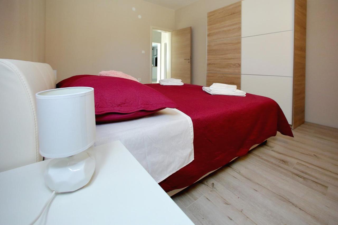 Apartments Sonia Sukošan Eksteriør bilde
