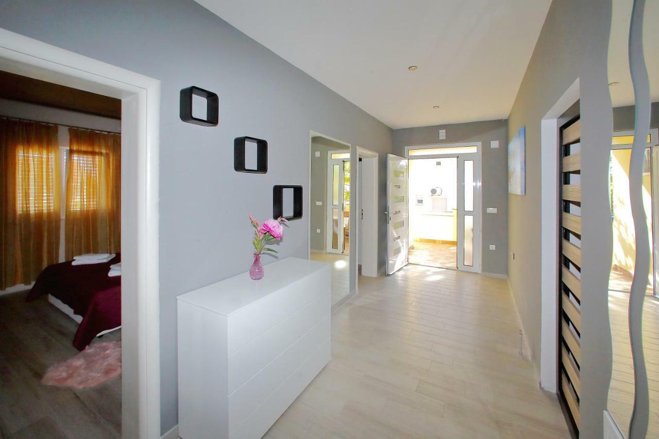 Apartments Sonia Sukošan Eksteriør bilde